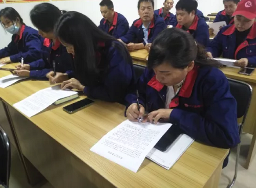 湖南科力嘉紡織股份有限公司,湖南環(huán)錠紡紗銷(xiāo)售,氣流紡紗銷(xiāo),針織紗,高檔精梳緊密紡賽絡(luò)紡棉紗哪里好